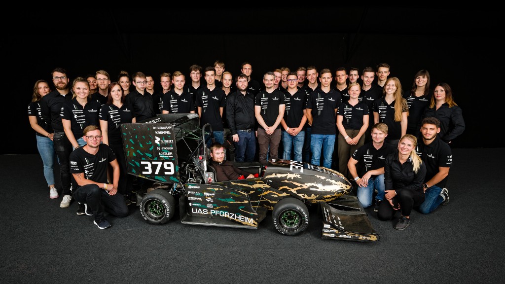 Die Rennschmiede Pforzheim feierte mit ihrem Benziner „Emerald" Erfolge auf den großen Rennstrecken dieser Welt. Doch das Team hat nicht nur Benzin im Blut.